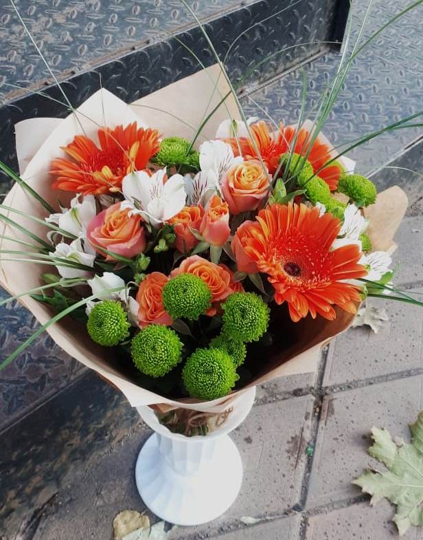 Букет цветов из: Герберы, Хризантемы, Альстромерии и Розы в Курской
