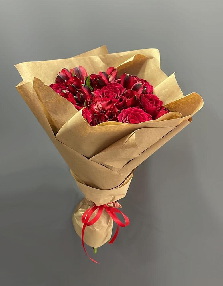 Букет цветов из: Альстромерии и Розы в Курской