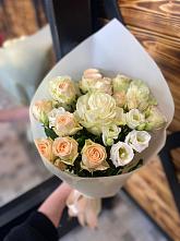 Букет цветов из:  Розы и Лизиантусы #REPLACE_PRED# Курской