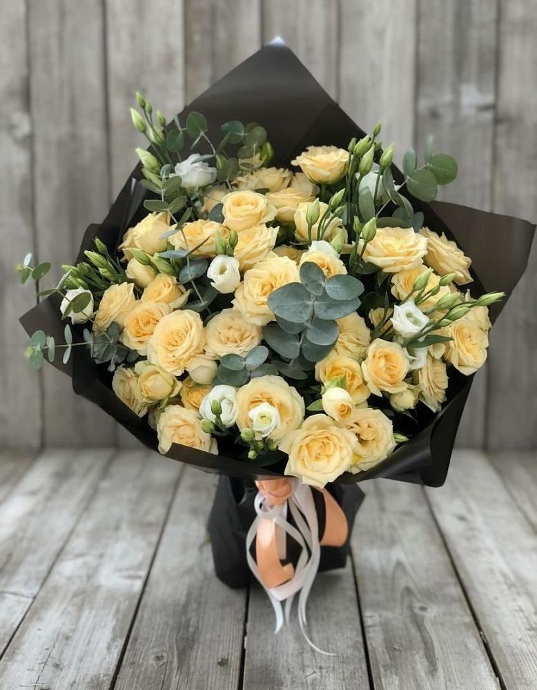 Букет цветов из: Розы и Лизиантусы в Курской