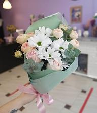 Букет цветов из:  Хризантемы и Розы в Курской