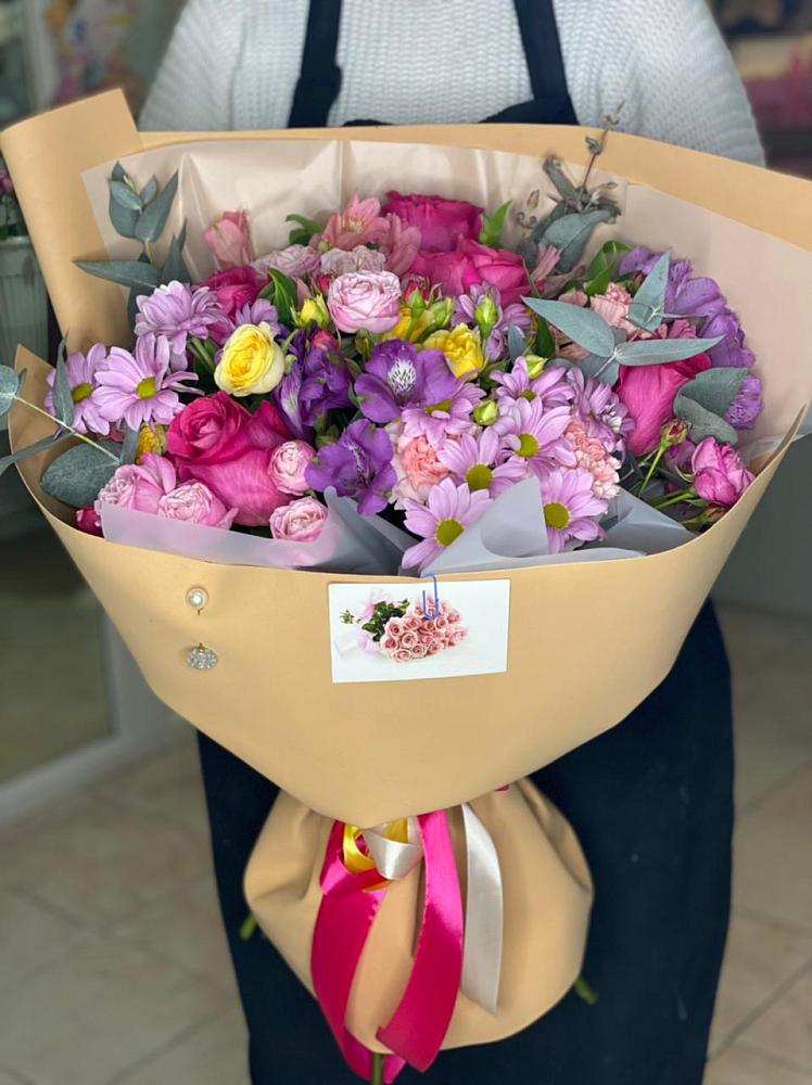 Букет цветов из: Хризантемы, Гвоздики и Альстромерии в Курской