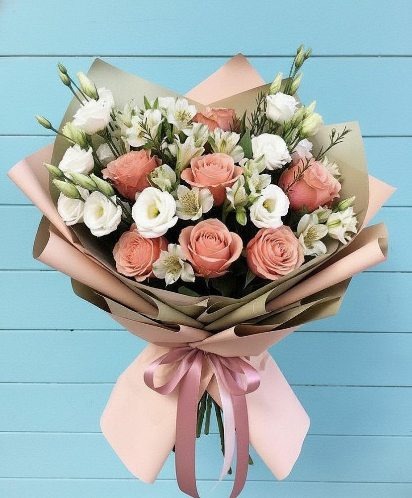 Букет цветов из: Розы, Альстромерии и Лизиантусы в Курской