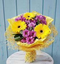 Букет цветов из:  Хризантемы и Герберы #REPLACE_PRED# Курской