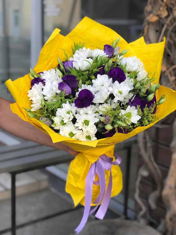 Букет цветов из: Ирисы, Хризантемы и Ромашки в Курской