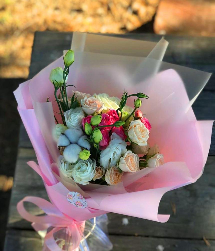 Букет цветов из: Розы и Лизиантусы в Курской