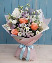 Букет цветов из:  Лизиантусы, Розы, Альстромерии и Гипсофила в Курской