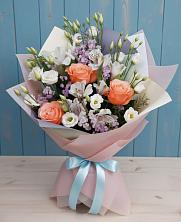 Букет цветов из:  Лизиантусы, Розы, Альстромерии и Гипсофила в Курской