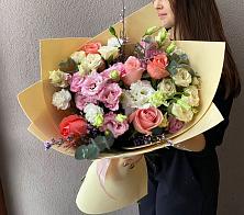 Букет цветов из:  Розы, Лизиантусы и Гвоздики в Курской