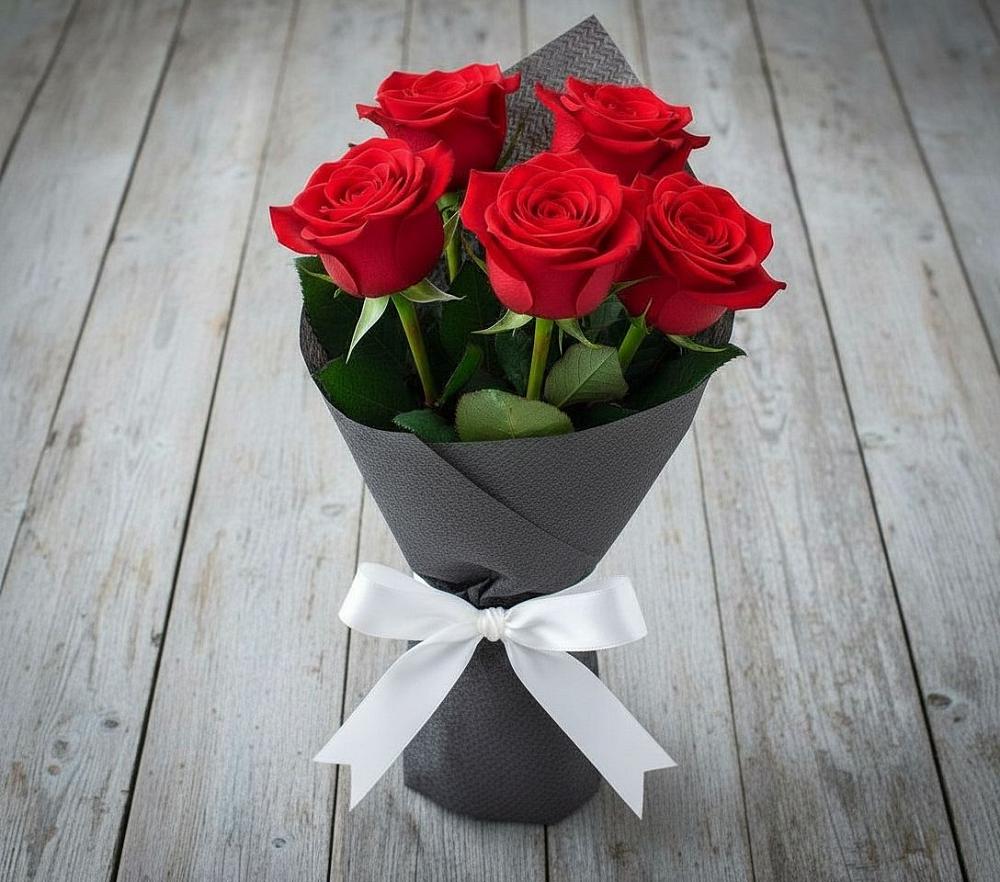 Букет 5 Красных роз Эдлесс Лав в Курской