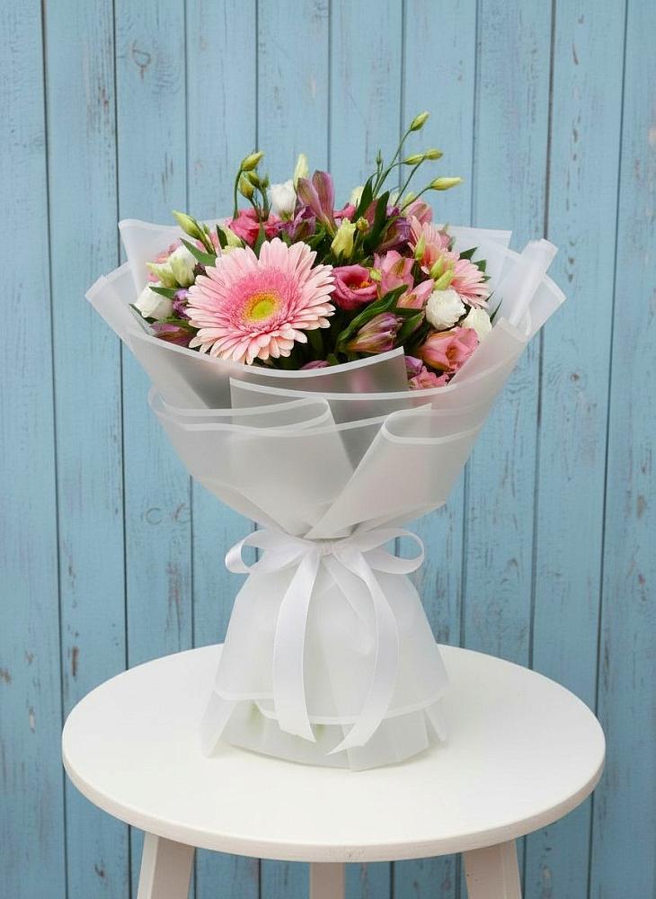 Букет цветов из: Герберы, Альстромерии и Лизиантусы в Курской