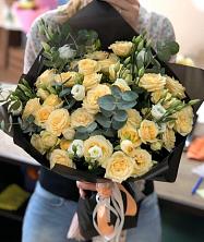 Букет цветов из:  Розы и Лизиантусы в Курской