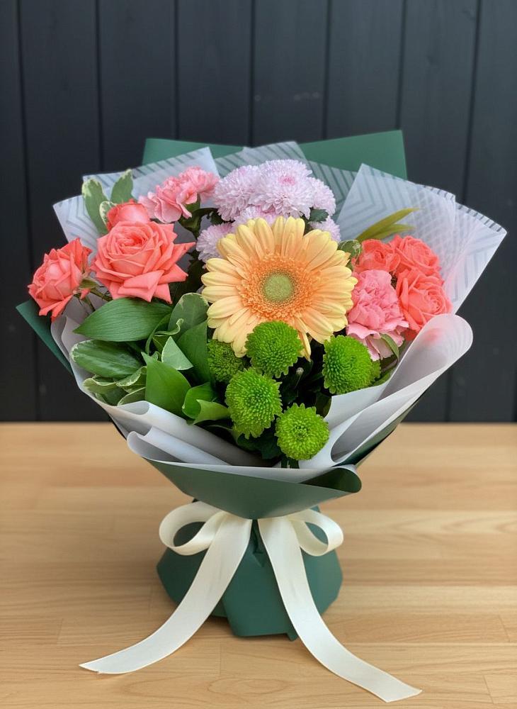 Букет цветов из: Гвоздики, Розы, Герберы и Хризантемы в Курской