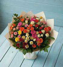 Букет Микс из разноцветных кустовых роз в Курской